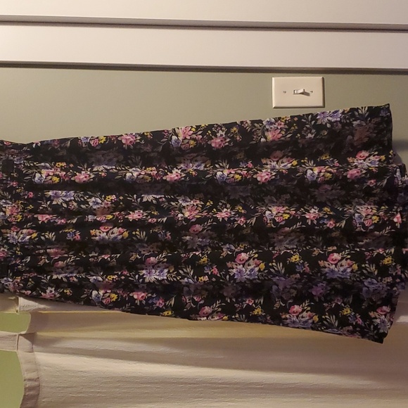 Button up Skirt - Picture 3 of 5